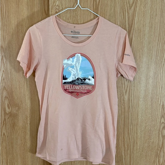 Columbia ‘Yellowstone National Park’ Graphic Light Pink Crew Tee Top - Picture 2 of 6